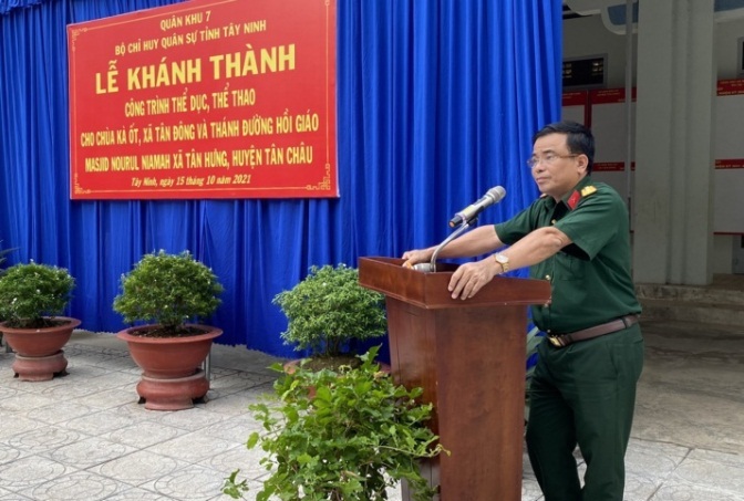  Provincial military command of Tay Ninh presents sport equipment to two religious places