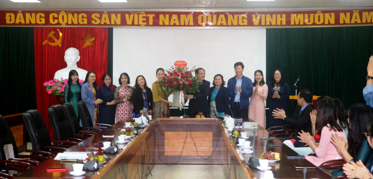 Gathering on Vietnamese Women’ Day