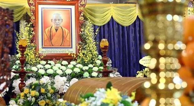 President Nguyễn Xuân Phúc pays tribute to Vietnam Buddhist Sangha leader Thích Phổ Tuệ