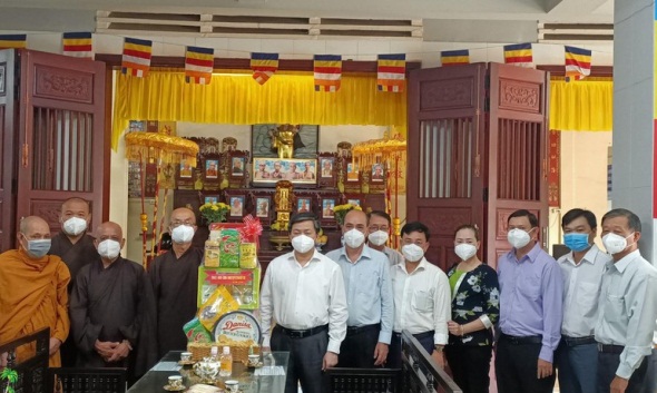 Ben Tre provincial authority visits VBS chapter