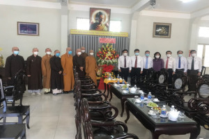  Provincial-level government of Da Nang, Gia Lai extend congratulation on 40th anniversary of Vietnam Buddhist Sangha