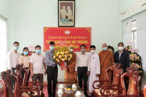 Religions in Gia Lai extends congratulation to provincial VFF 