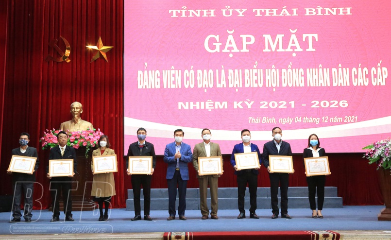 Meeting with religious Party members who are all-level People's Councils’ deputies held in Thai Binh