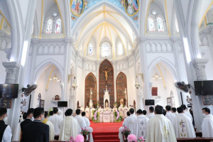 New priests ordained in Hanoi Archdiocese