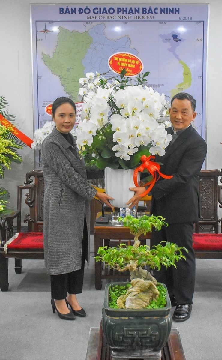 Government Religious Committee official extends congratulations to new Coadjutor Bishop of Bac Ninh diocese