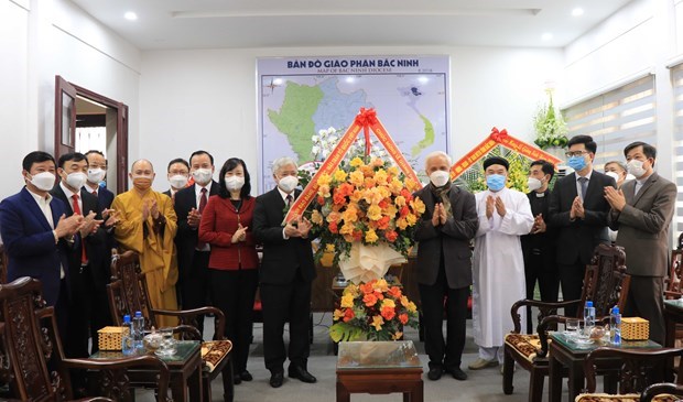 Front leader congratulates Bac Ninh Diocese on Christmas