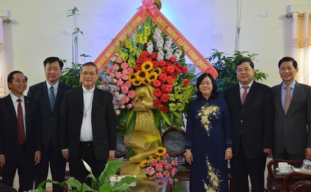 Party official wishes Catholics of Bui Chu Diocese a merry Christmas