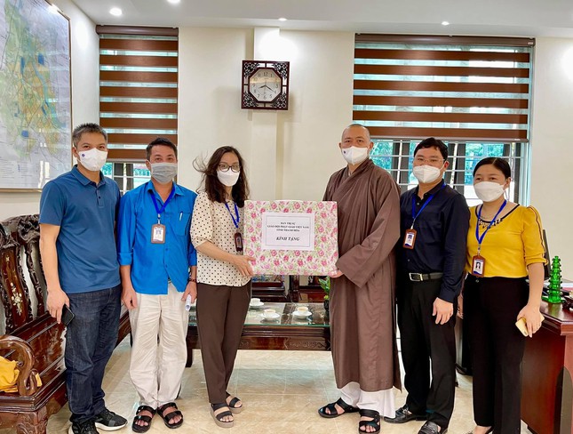 VBS in Thanh Hoa sends supports to local Covid-19 prevention force