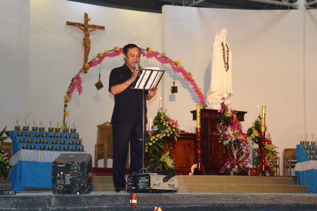 Government Religious Committee Chairman attends Catholic Thanksgiving and New Year celebration 2015