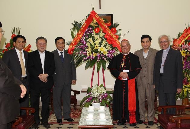 Government Religious Committee Chairman extends congratulations to Cardinal Nguyễn Văn Nhơn
