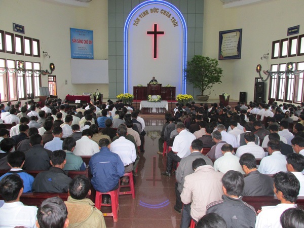 Protestant fellowship and spiritual refreshment in Dong Nai and Đăk Lăk provinces 