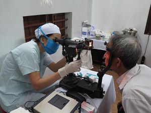 Trai Le Caritas of Vinh diocese conducts health check for poor people