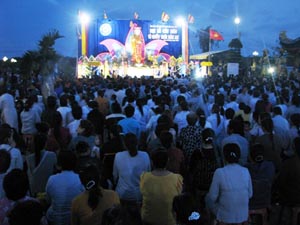 Bac Lieu province: Grand Buddhist prayers on occasion of 40 years of national reunification