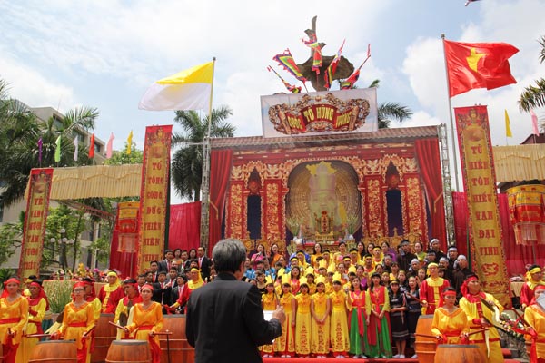 Catholic parish of Hai Duong holds Death Anniversary of Hung Kings