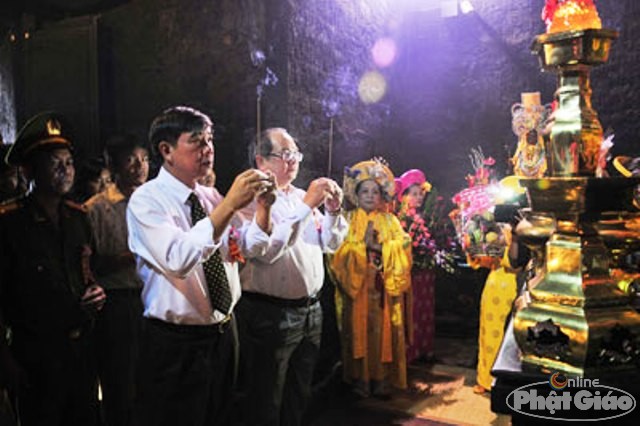 Khanh Hoa province opens Ponagar festival 2015