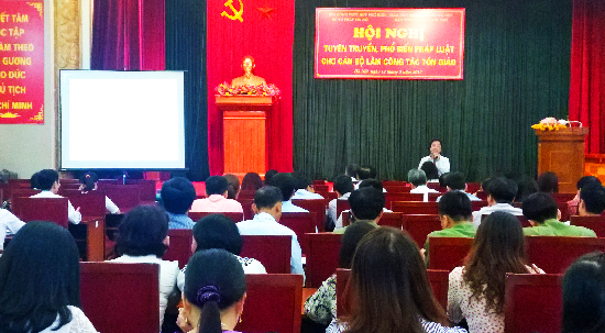 Workshop held for dissemination of religious law to dignitaries, officials in Hanoi