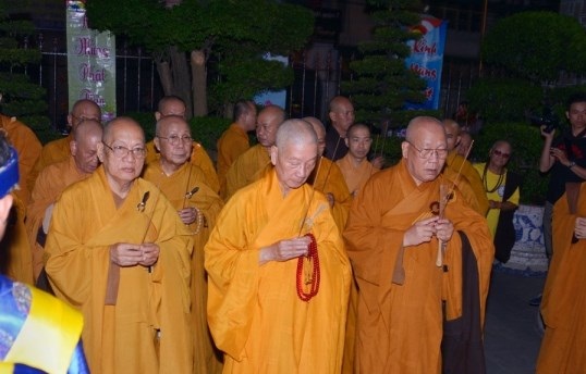 Ho Chi Minh city VBS holds Buddhist procession for Vesak festival 2015