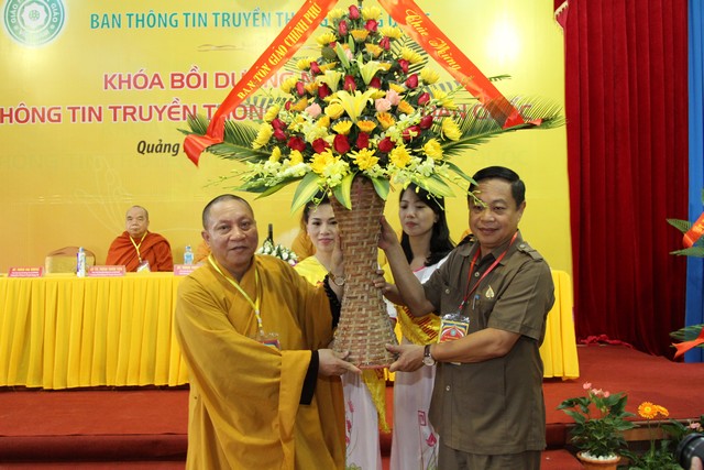 VBS  holds Buddhist communication training 