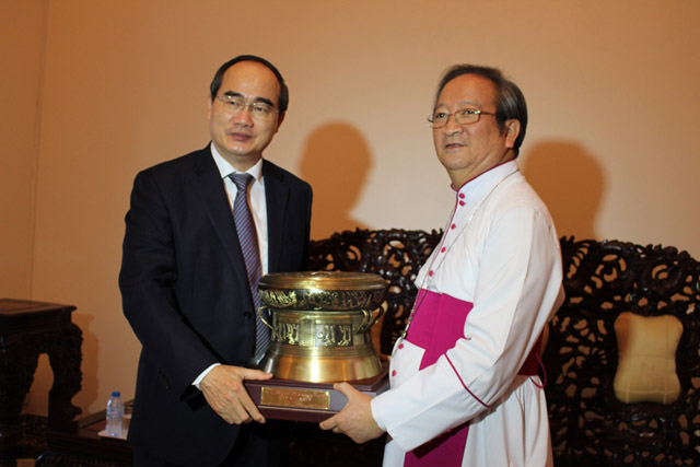 VFF leader visits Ho Chi Minh city Archdiocese