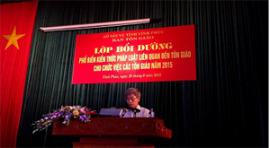 Vinh Phuc province disseminates religious law to dignitaries