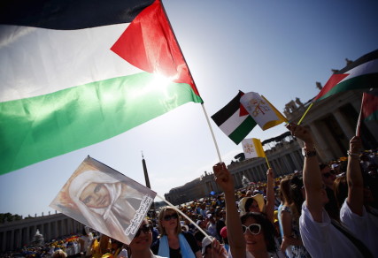 Vatican and Palestinian leaders sign historic first legal treaty