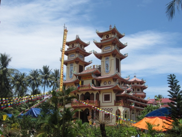 Historical Landmarks of Cau Kho Tam Quan Caodai Church in 55-year development process