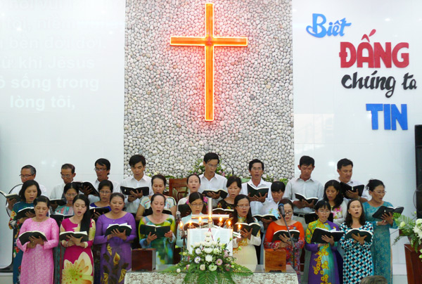 Protestant prayers and fellowship meetings in Quang Nam, Binh Thuan and An Giang