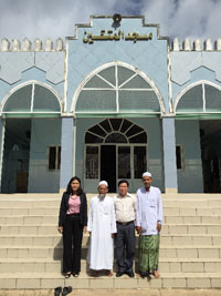 Binh Duong provincial Religious Committee pays a Ramadan visit to Minh Hoa mosque