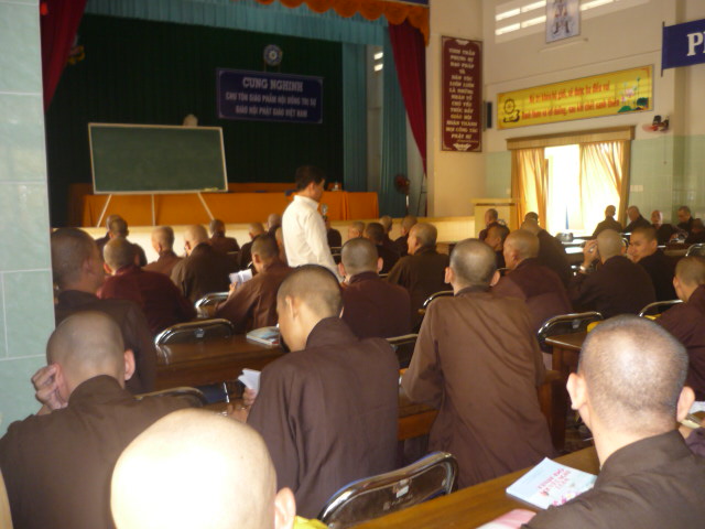 Tien Giang provincial Religious Committee disseminates laws to Buddhist monks