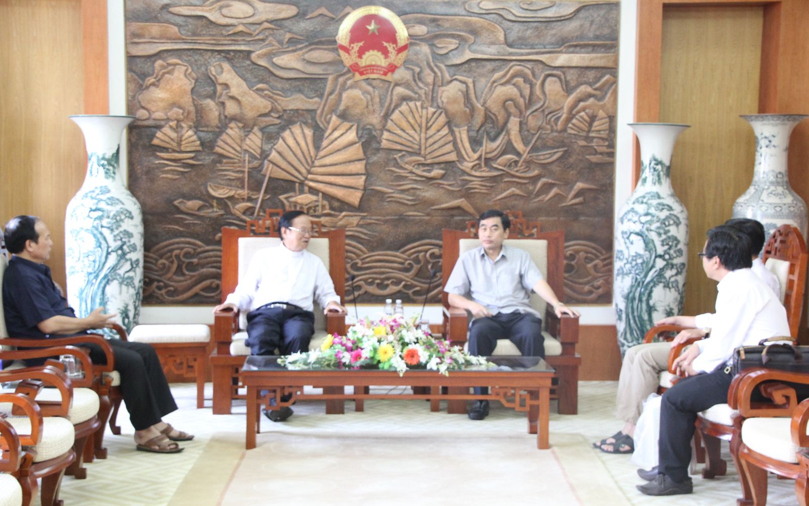 Government Religious Committee leader receives Vice Chairman of Committee for Solidarity of Vietnamese Catholics 