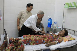 Caritas Hai Phong sends supports to victims of coalmine collapse in Quang Ninh province