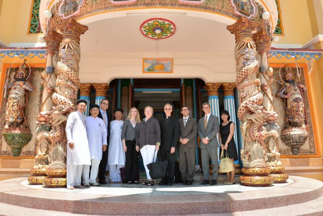 USCIRF delegation visits Caodai Tay Ninh Church