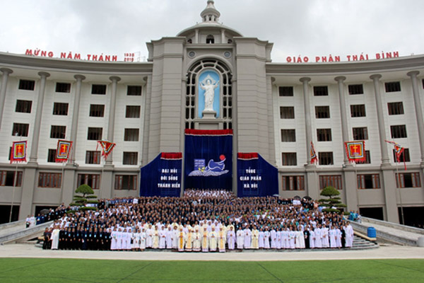 Ha Noi Archdiocese holds congress for clergymen and clergywomen in Thai Binh diocese