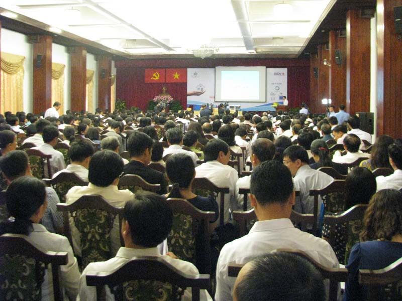 Government Religious Committee Chairman attends signing ceremony on housing program in Ho Chi Minh city