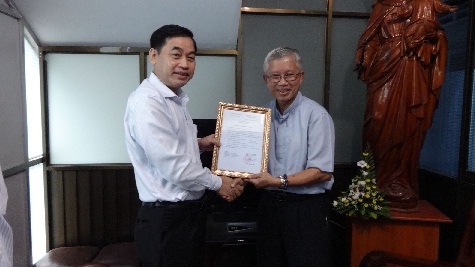 CRCA hands over registration certificate to Salesians of Vietnam Don Bosco 