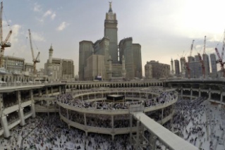 Millions of Muslims make Hajj pilgrimage to Mecca