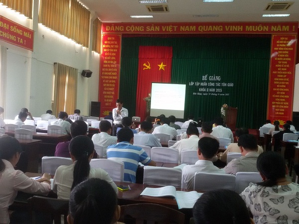 Kien Giang provincial Religious Committee organizes religious training for local officials