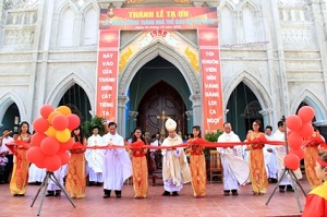 Thai Binh province: Vam Am parish inaugurates Tho Cach church 