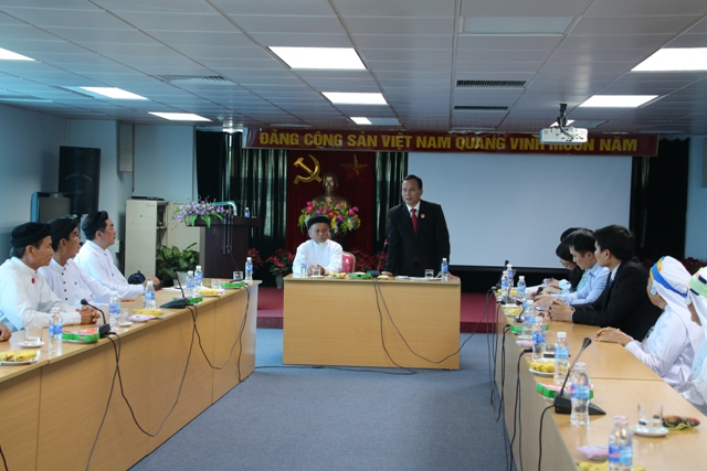 Binh Duc Caodai Church delegation visits central agencies, ministries in Hanoi