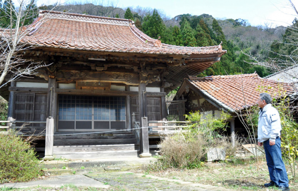 Japan: 12,000 Buddhist temples lack resident monks