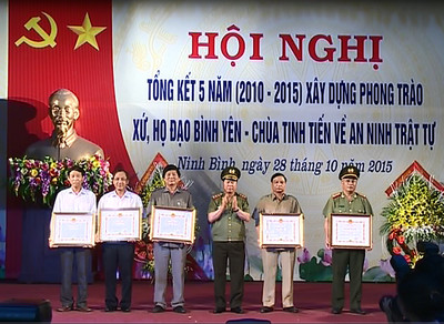 Ninh Binh province reviews five years implementing movement ensuring security in religious communities (2010 - 2015)