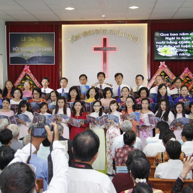 An Giang province: Long Xuyên Protestant Church establishes new chapter