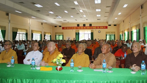 Soc Trang province: Meeting with religious dignitaries and prestigious members of ethnic communities held