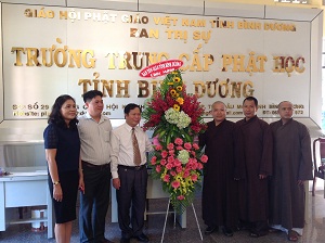 Binh Duong province: Religious Committee pays visit to Buddhist school on occasion of Vietnam Teacher’s Day