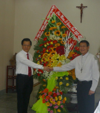 Tien Giang provincial authorities extend Christmas greetings to local Christians