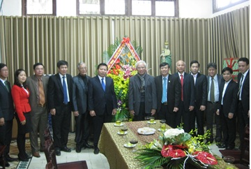 Bac Ninh provincial leader pays Christmas visit to Bac Ninh diocese