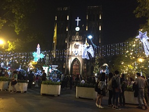 Christmas atmosphere at Hanoi Cathedral 