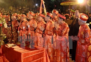 Seal opening ceremony at Tran temple attracts crowd