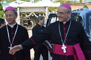 Archbishop Leopoldo Girelli visits Binh Dai parish of Vinh Long diocese