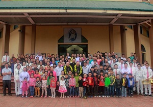 Vatican Prelate visits Bo To, Ta Lung parishes in Lang Son diocese